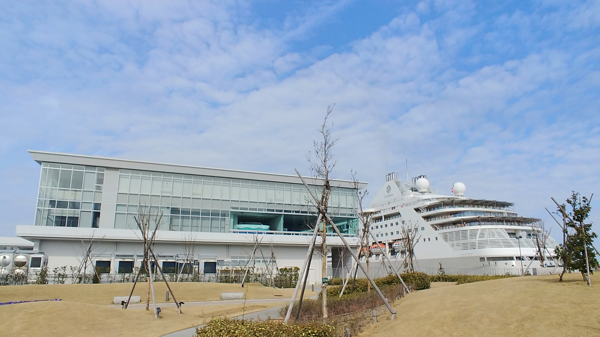 金沢港に停泊するSilver Muse