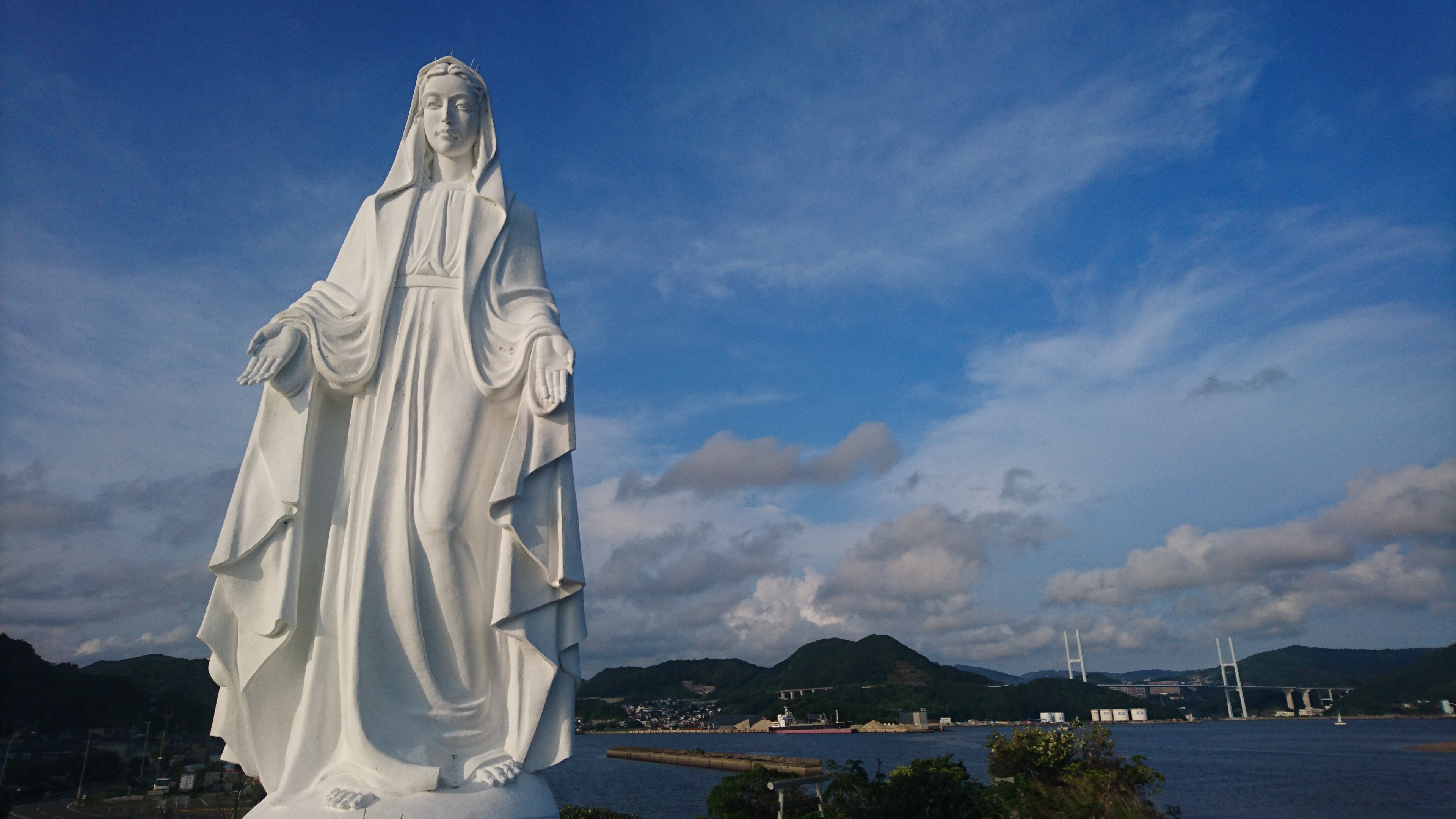 神の島の聖母像